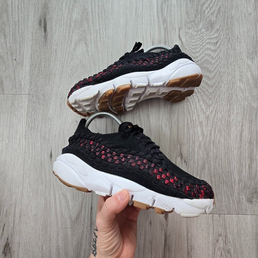 Nike | Footscape Woven Chukka SE 'Black Red' streetwear sneakers | WMS 7